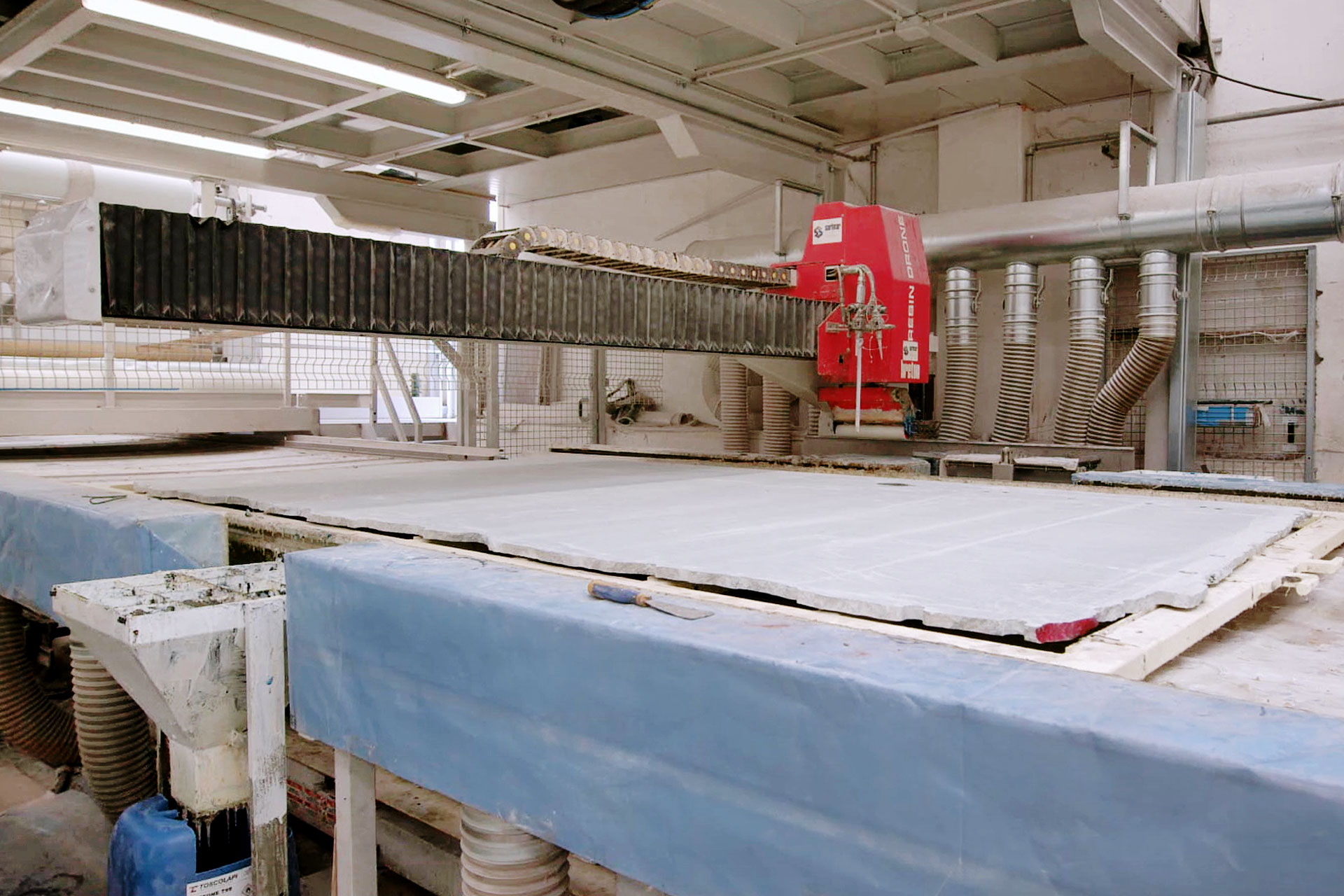 Lavorazioni e trattamenti lastre granito, quarziti e marmo duro. Big Graniti Verona Italy. Lavorazioni e trattamenti lastre granito, quarziti e marmo duro. Big Graniti Verona Italy.
