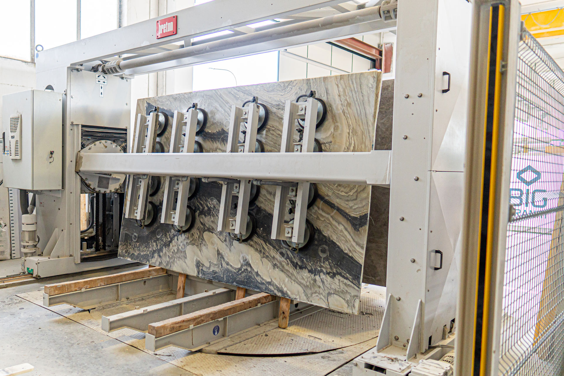 Tecnologie innovative e avanzate per la lavorazione di graniti, quarziti, marmi duri e pietre naturali. Big Graniti Verona Italy. Tecnologie innovative e avanzate per la lavorazione di graniti, quarziti, marmi duri e pietre naturali. Big Graniti Verona Italy.